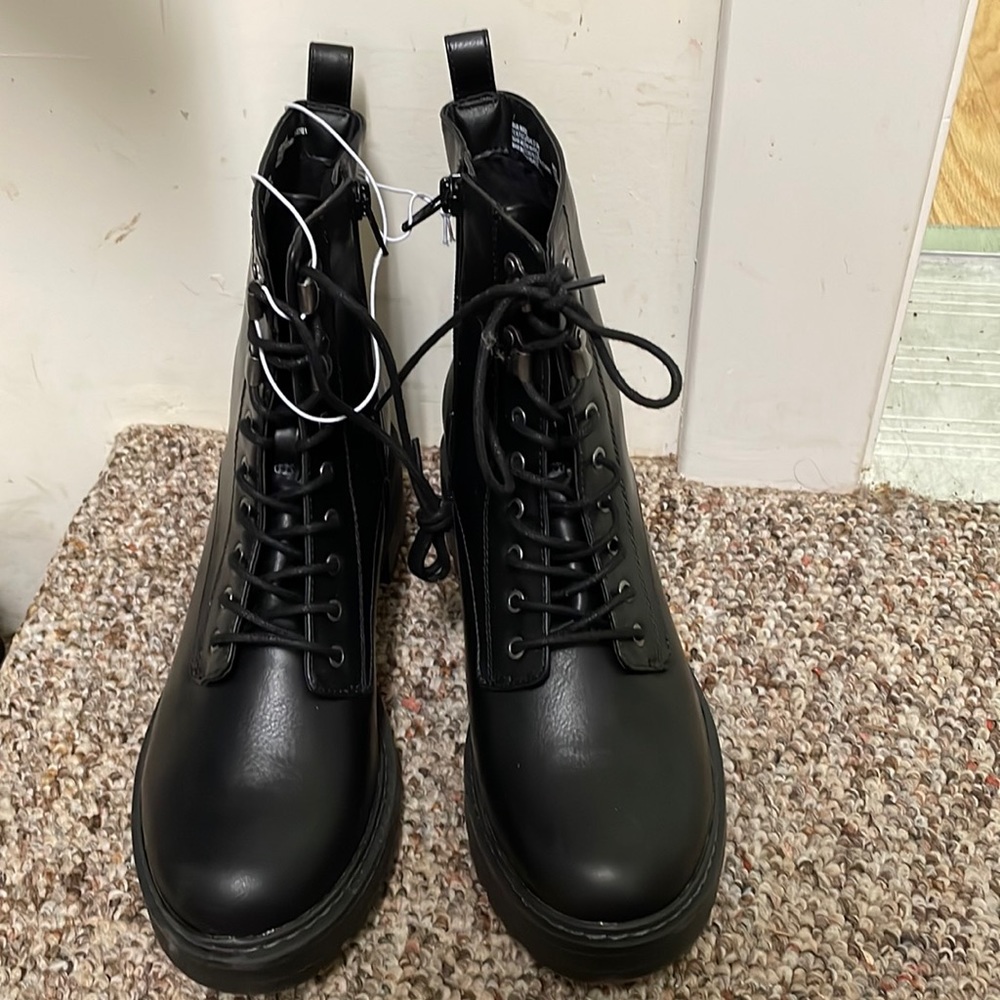NWOT Combat Boots